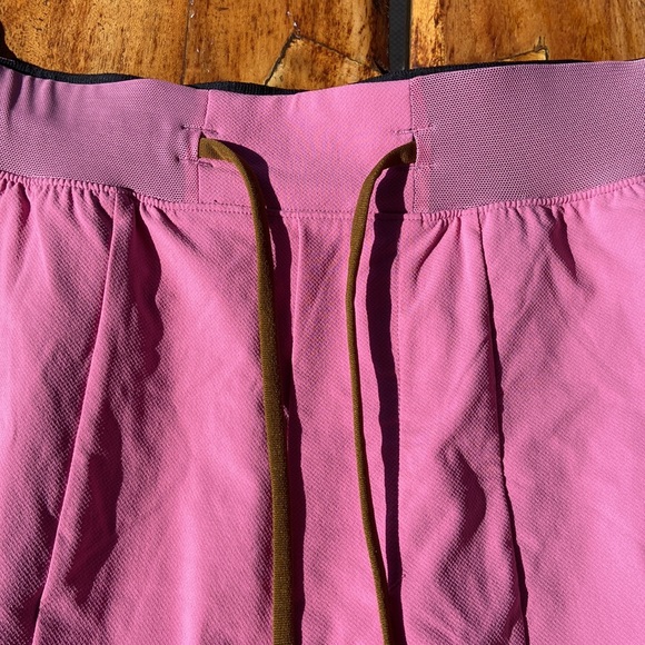 NTW Pink Lululemon License to Train 7” in-seam Shorts - Picture 2 of 5